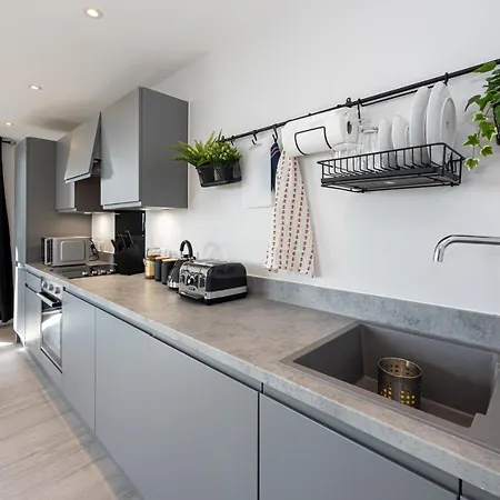 Contemporary 3 Bedrooms Apartment Manchester City Exterior photo