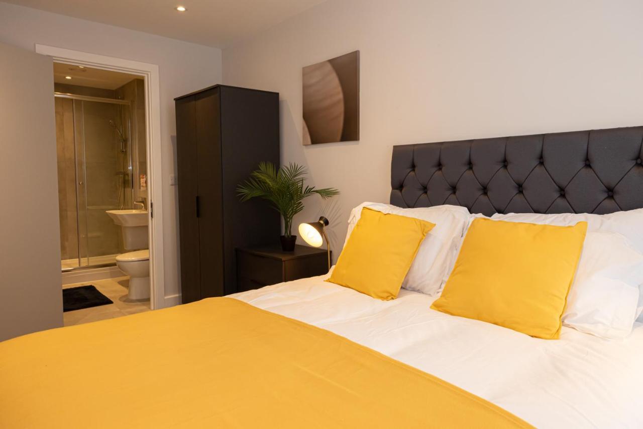 Apartment Contemporary 3 Bedrooms *