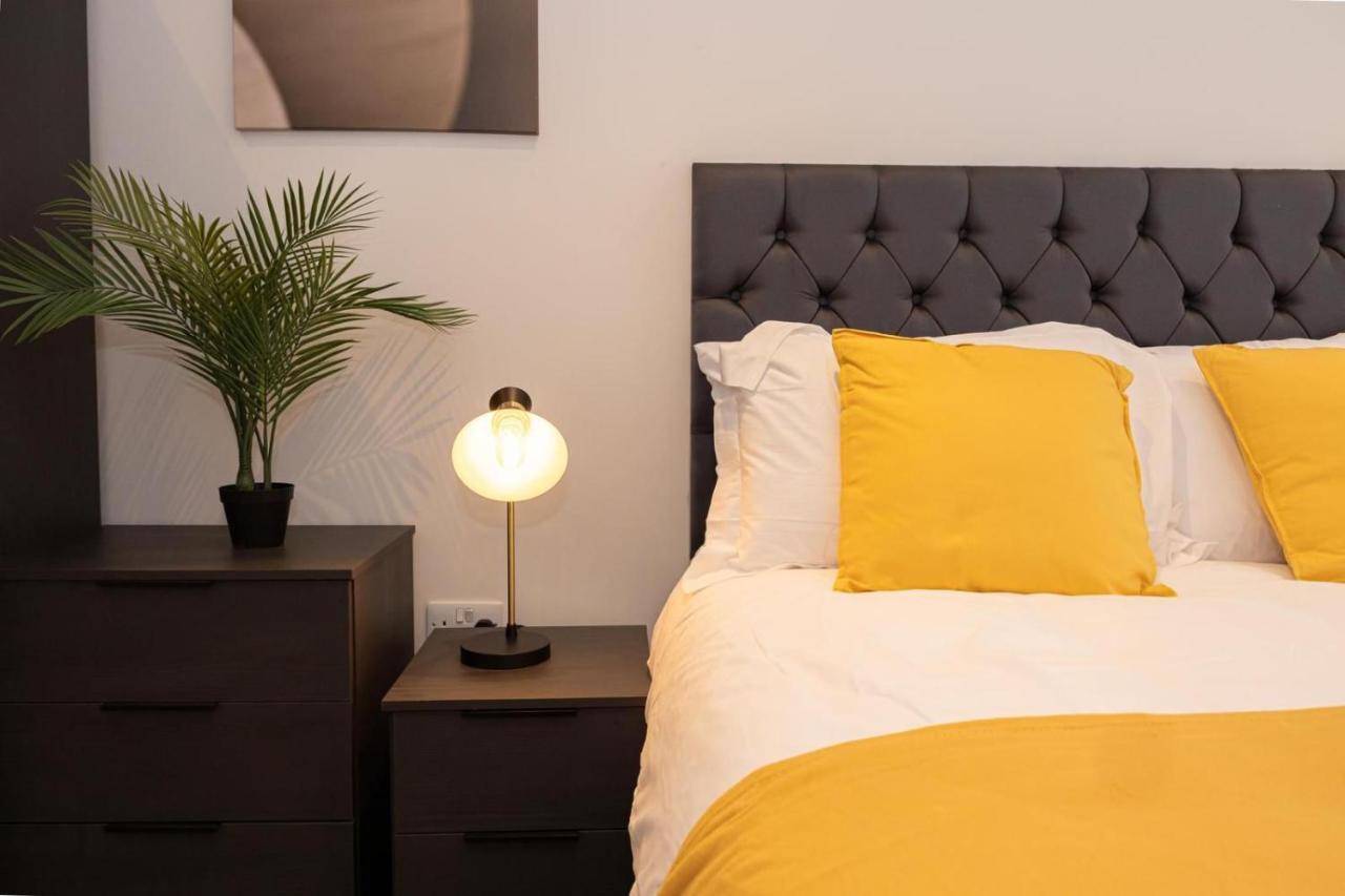 Contemporary 3 Bedrooms *